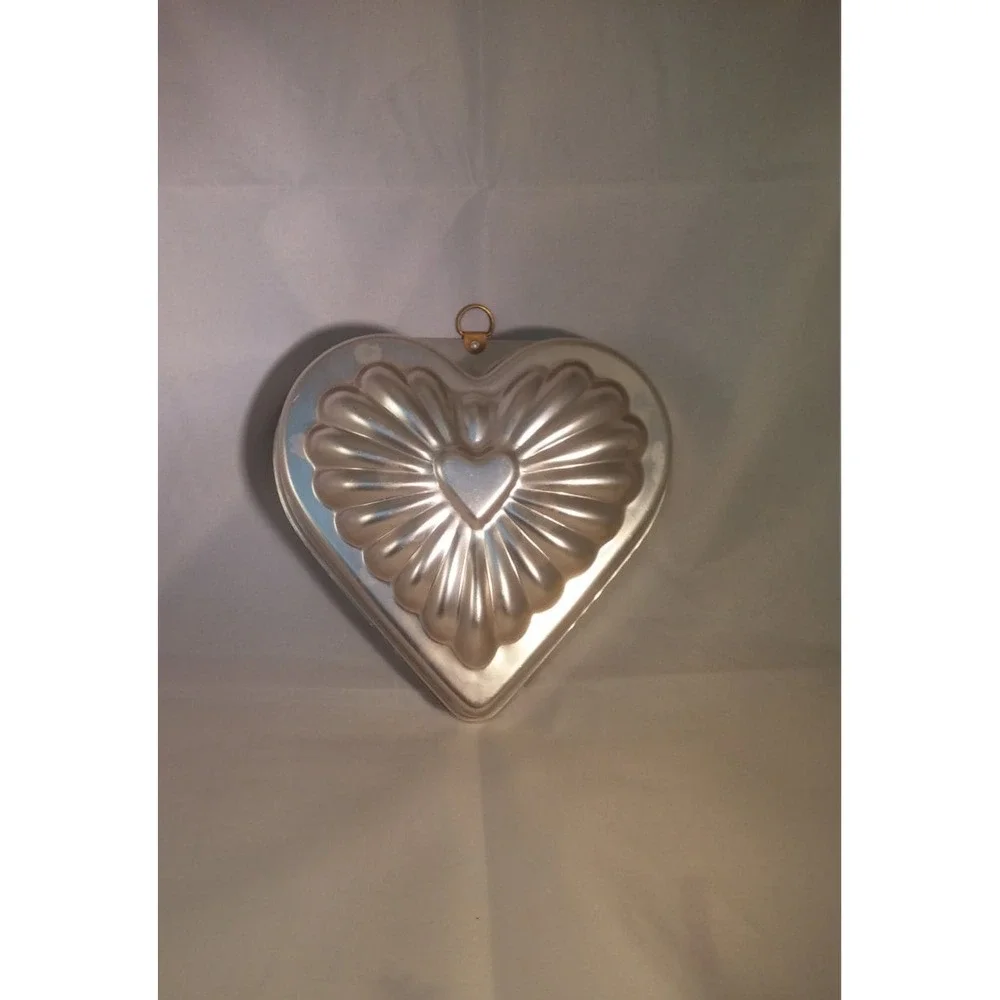 Vintage heart shaped‎ copper Jello mold